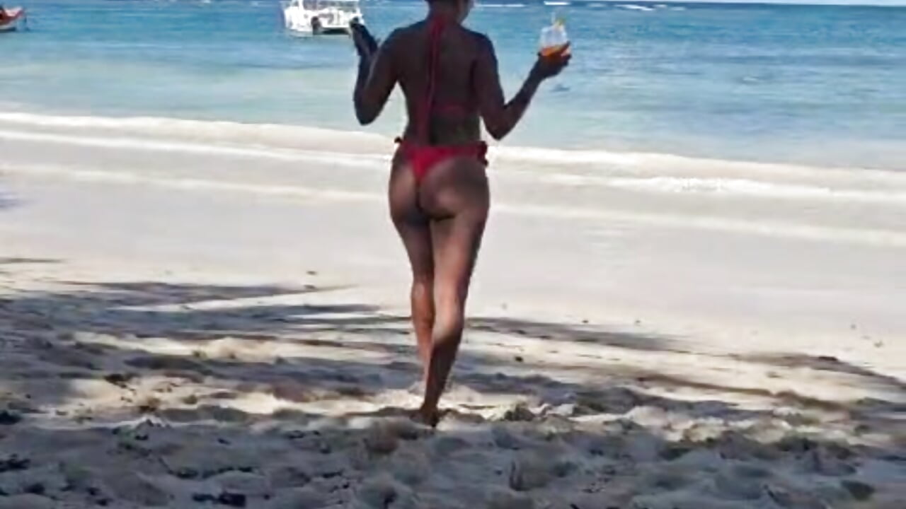 🍹 ☀️ and beach - video by Jadelarson333 cam model