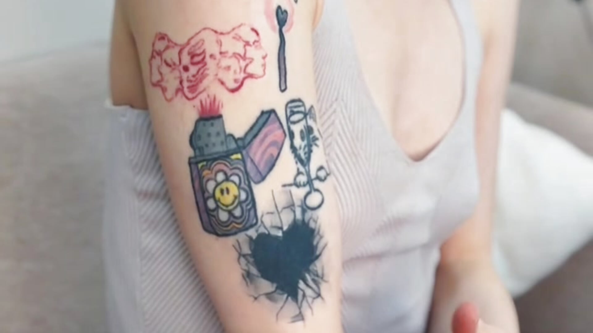 tour of my tattoos^^ - video od modelky/modela Lily_Mio