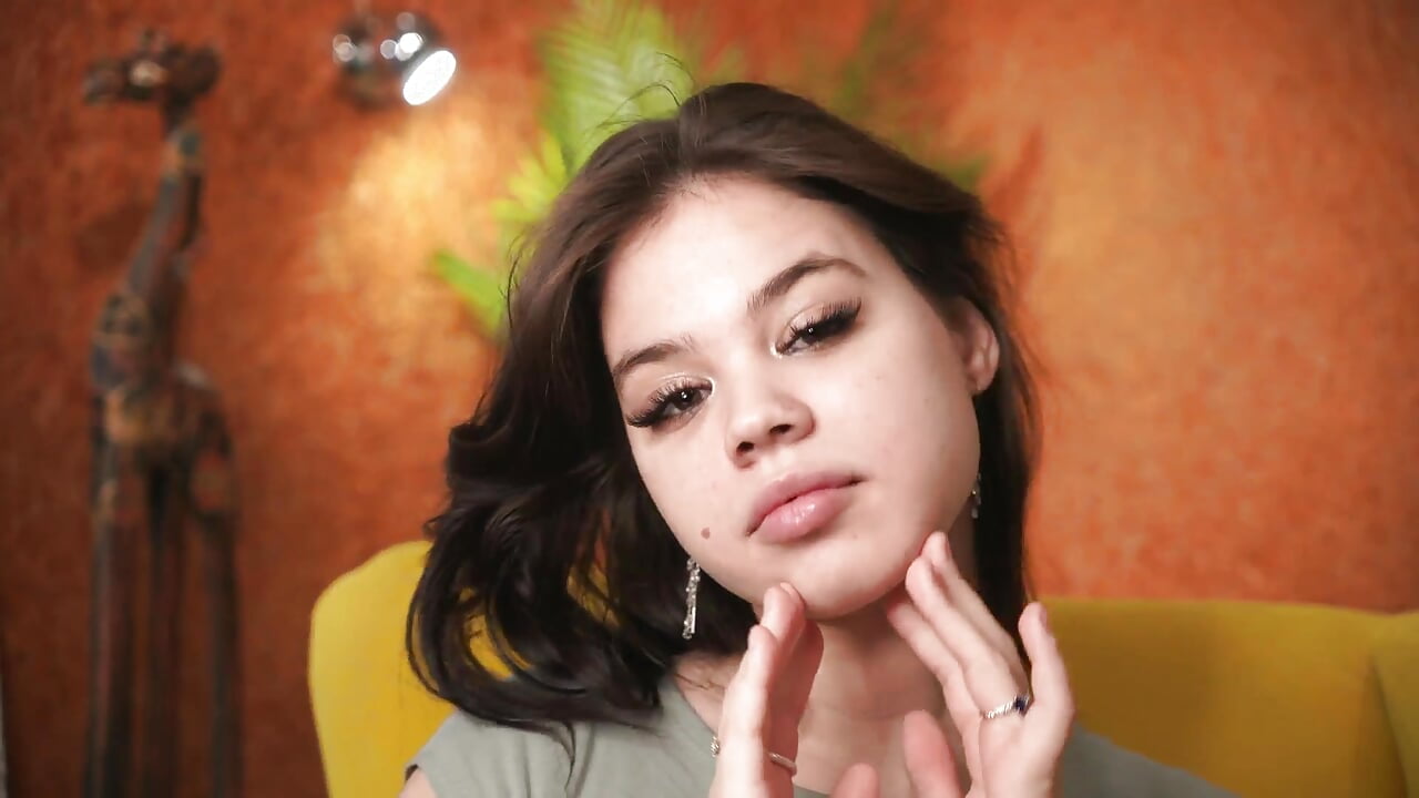 face - video by TuGvving cam model