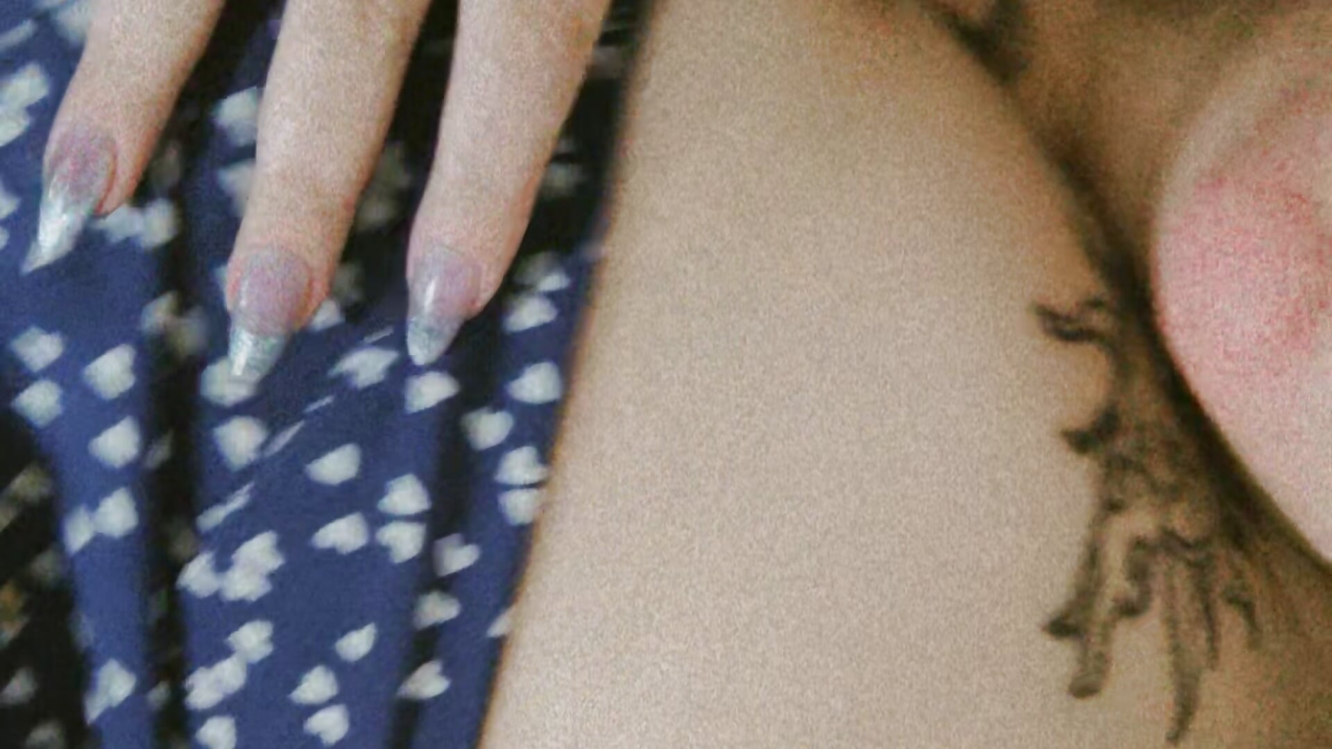 Tattoo– candydust kameramodell videója