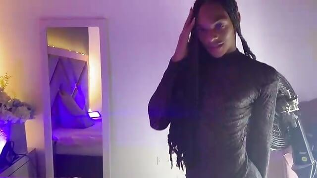 just me - video by Hilaryguzman cam model