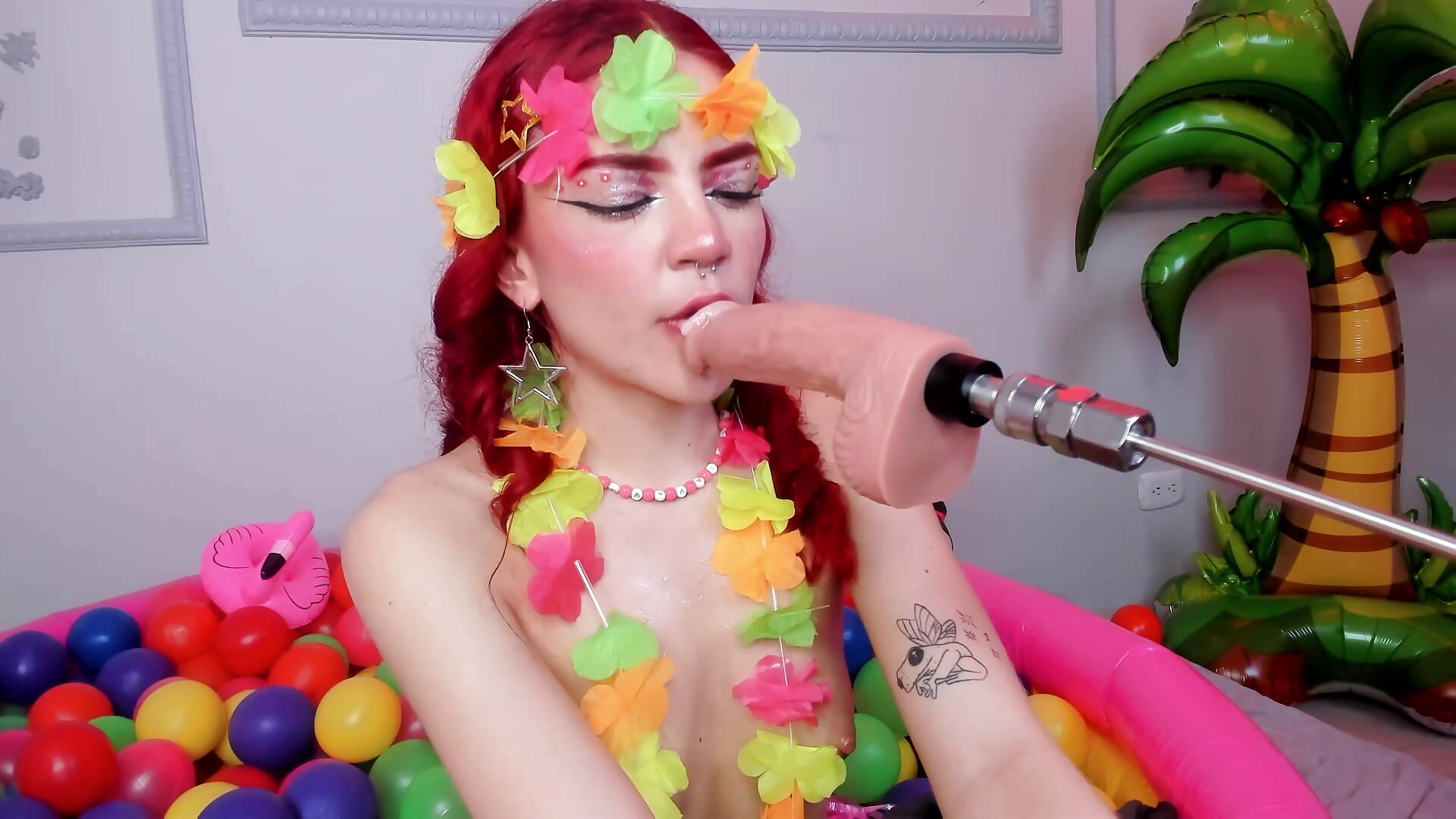 Deepthroat me on Hawaii 🍍 - video by Tiny__Emmy_ cam model