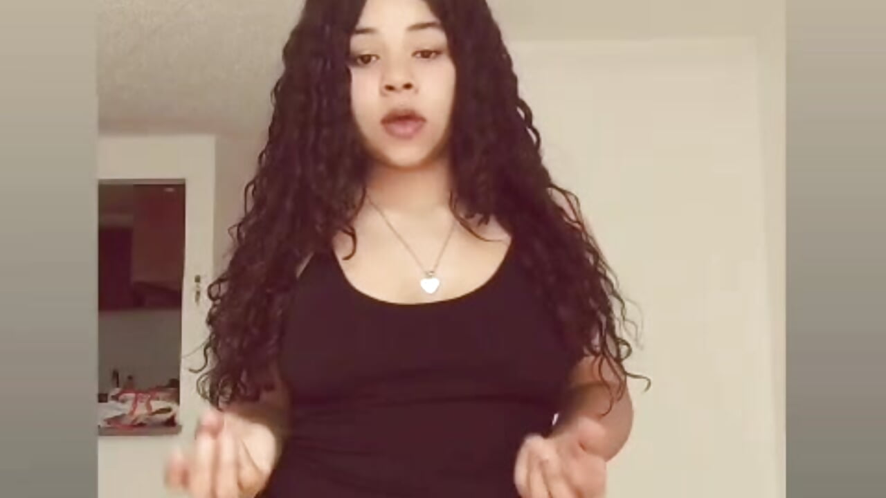 WhatsApp Video 2026-02-02 at 9,41,25 AM - video oleh model kamera scarlett_19x