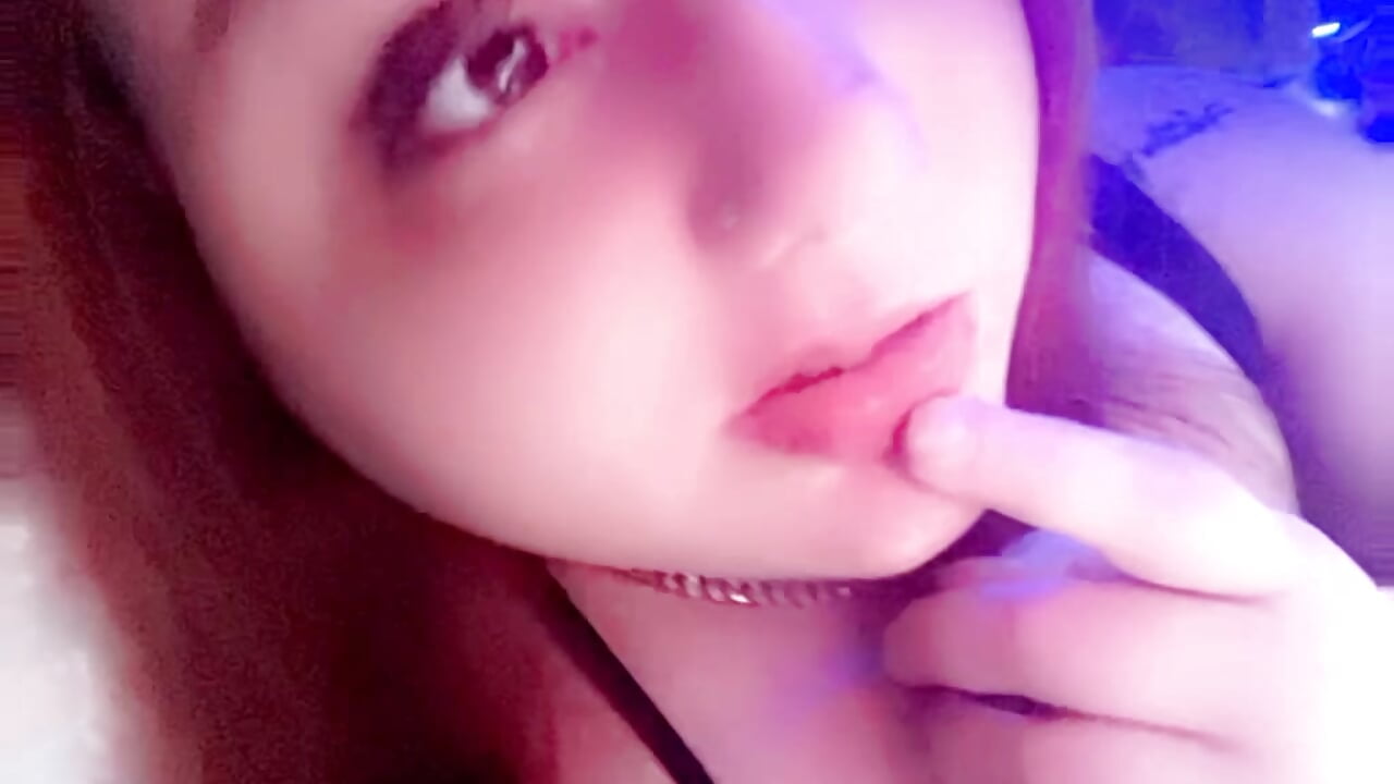 MWAH - video oleh model kamera tiemeupmelody