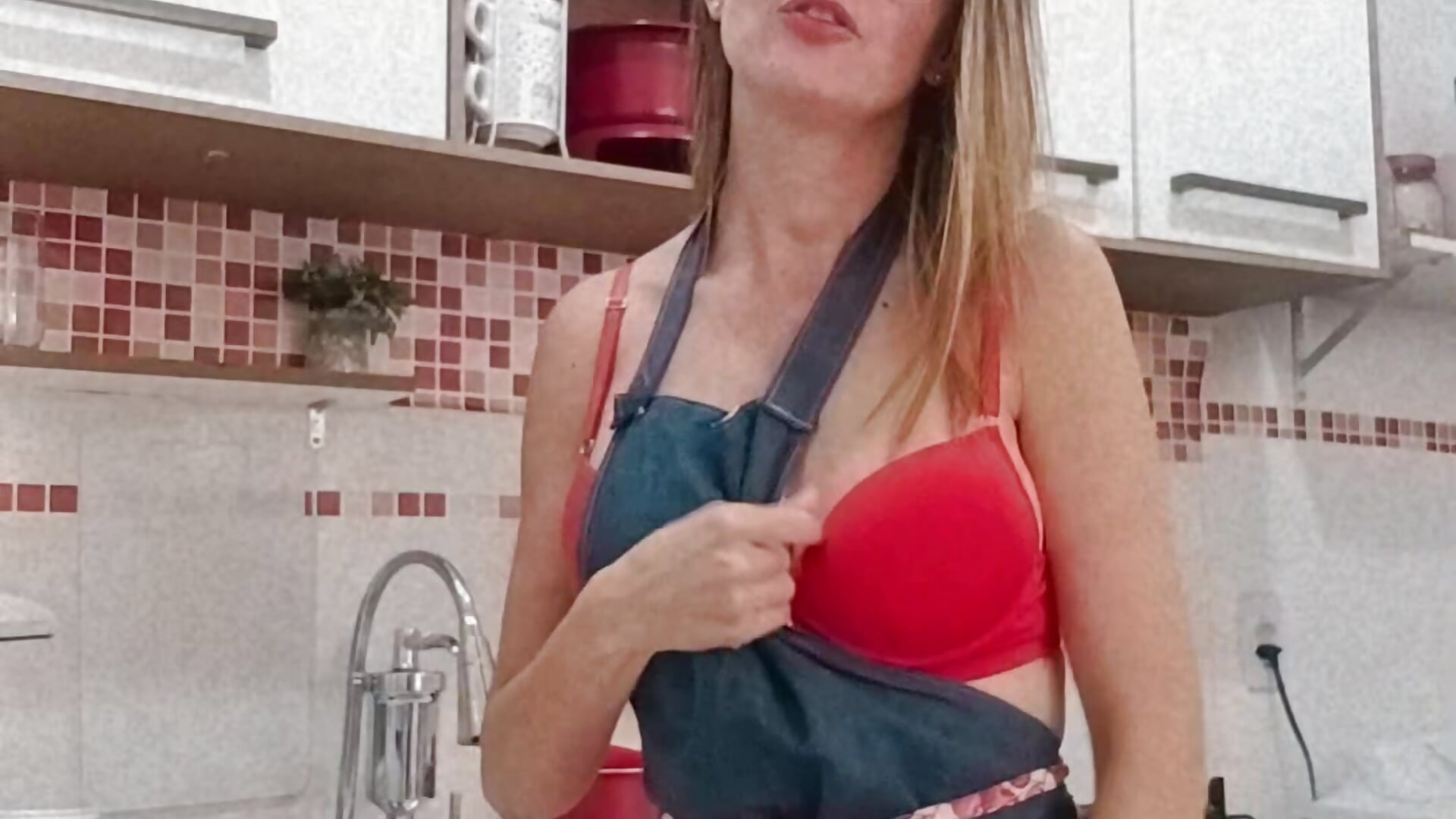 1001344373 - فيديو من sapequinhaahmister موديل الكام