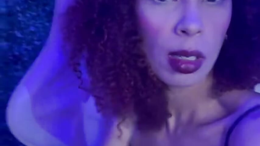 WELCOME MI ROOM - video rosa_skinny kameramallilta
