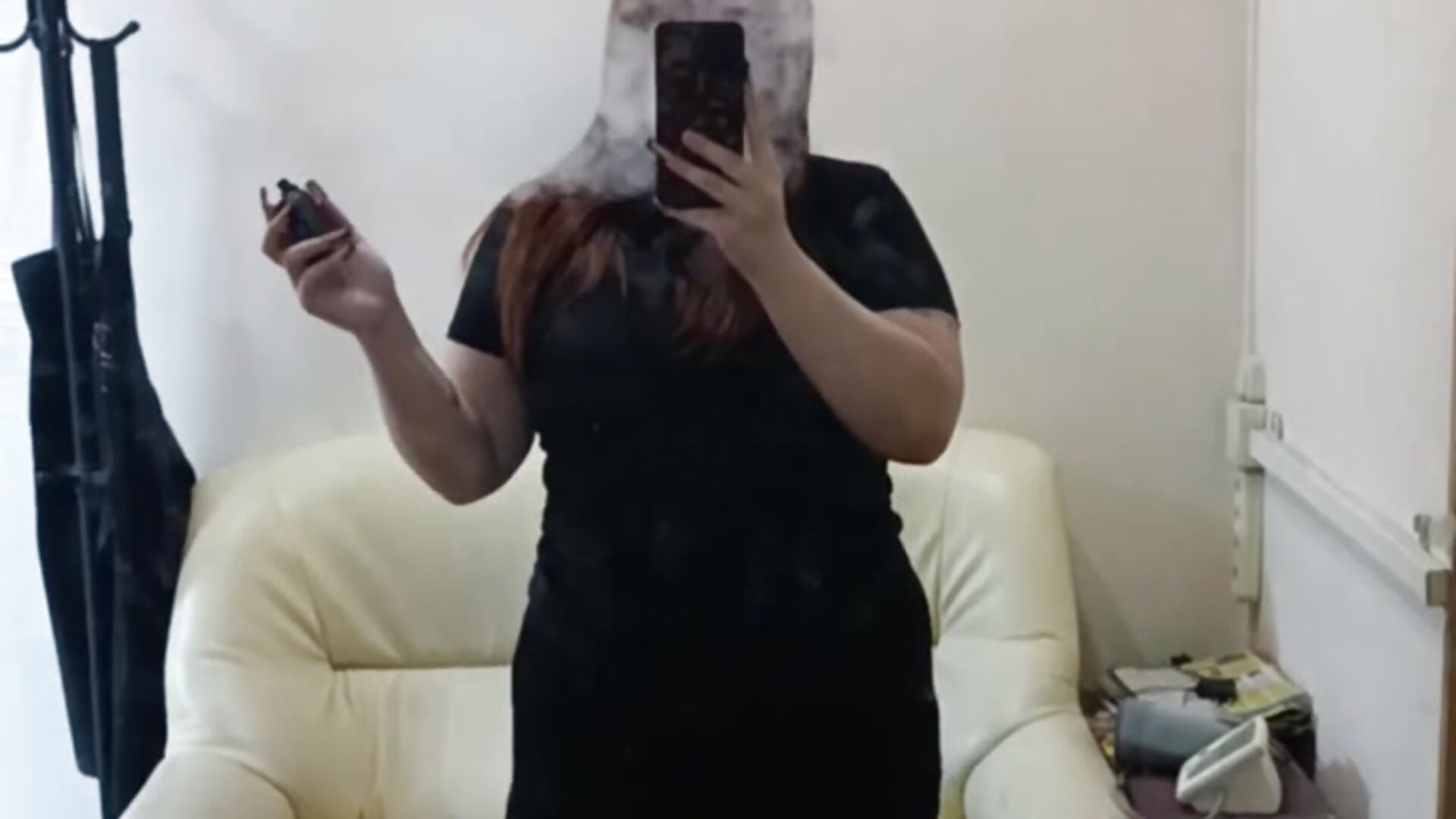 Vaping - video di MonickaVilson modella di cam
