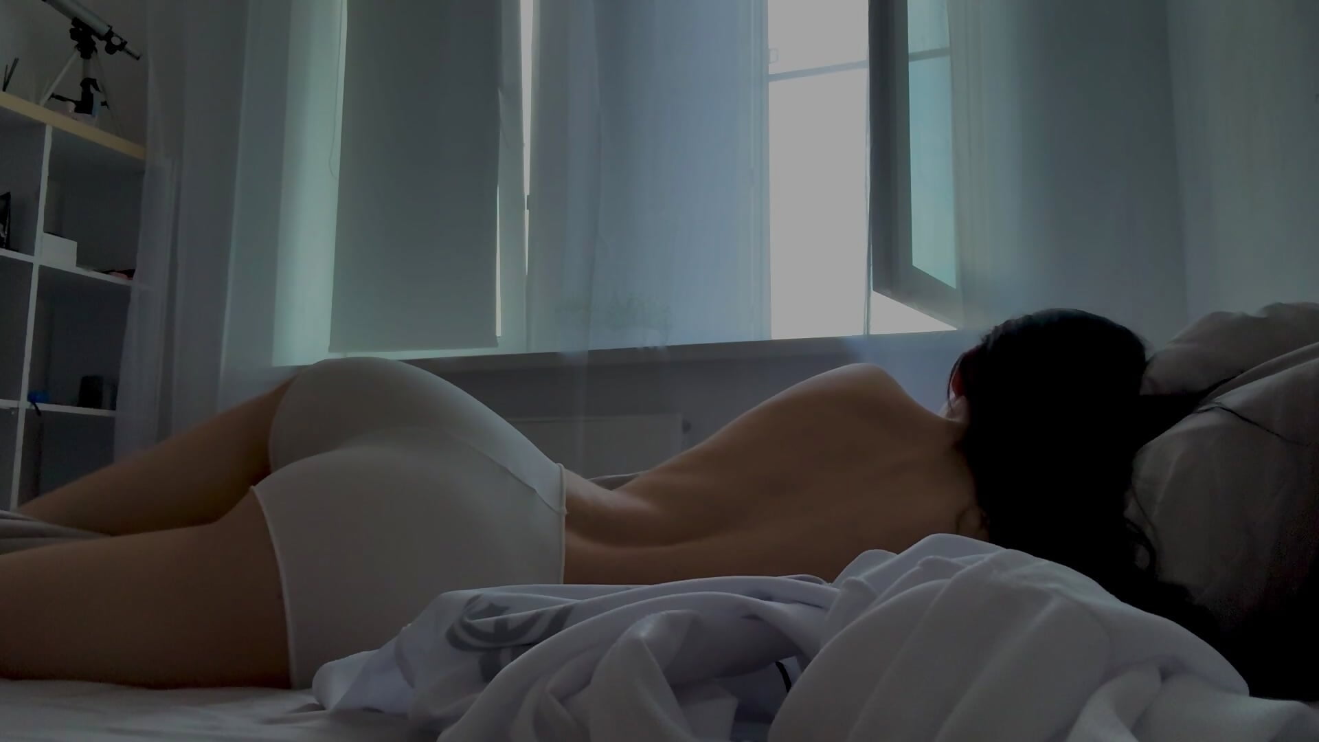 I love vacation because I can lie in bed as long as I want 🙃 - clip cu Kelly__Bunny model videochat