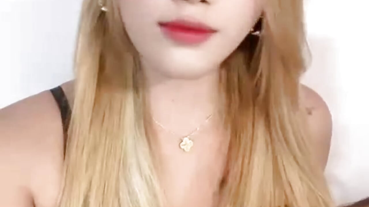 Sexy Jasmine - video oleh DominantHuge_Jasmine kamera model