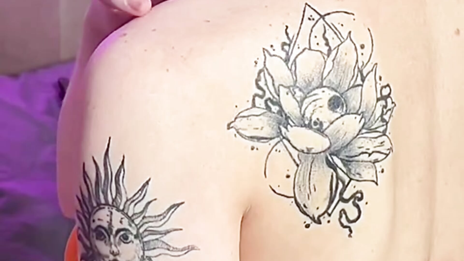 Tattoo - video oleh model kamera Nicole_Vasquez