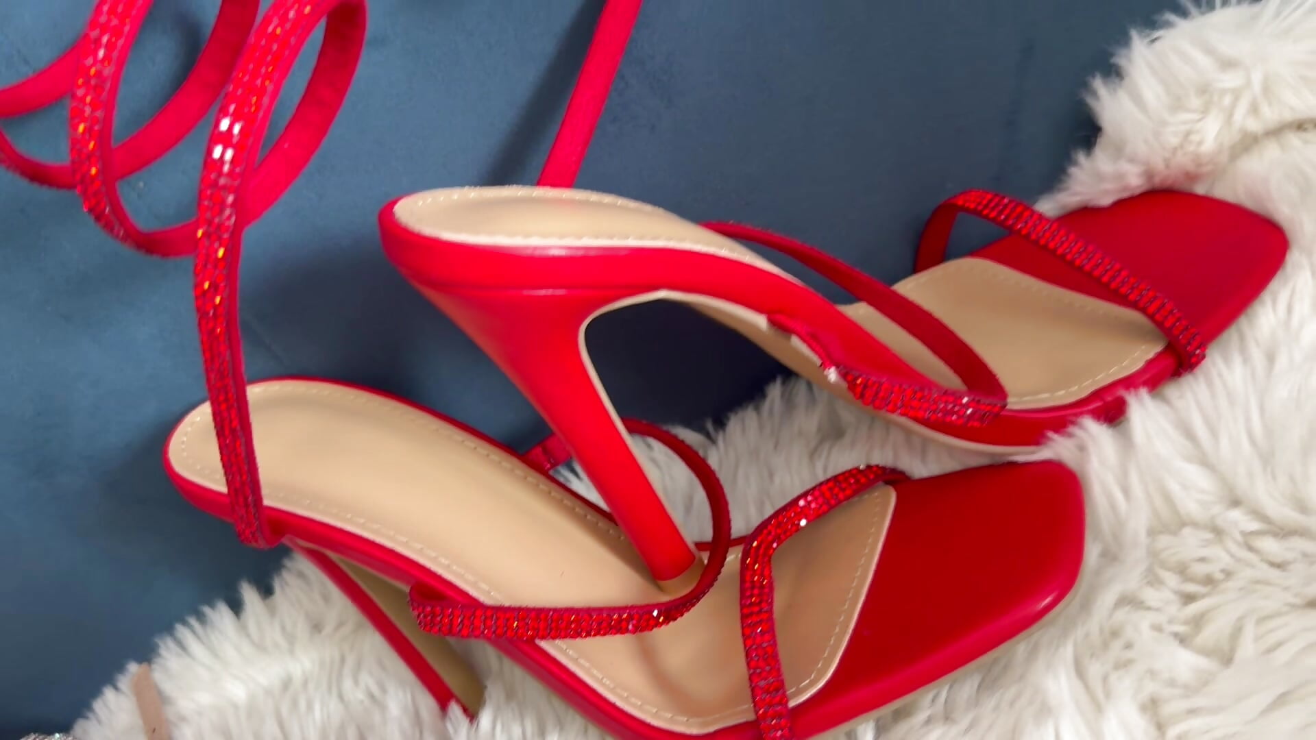 Sandal-style shoes - video by CataleiaCati31 cam model