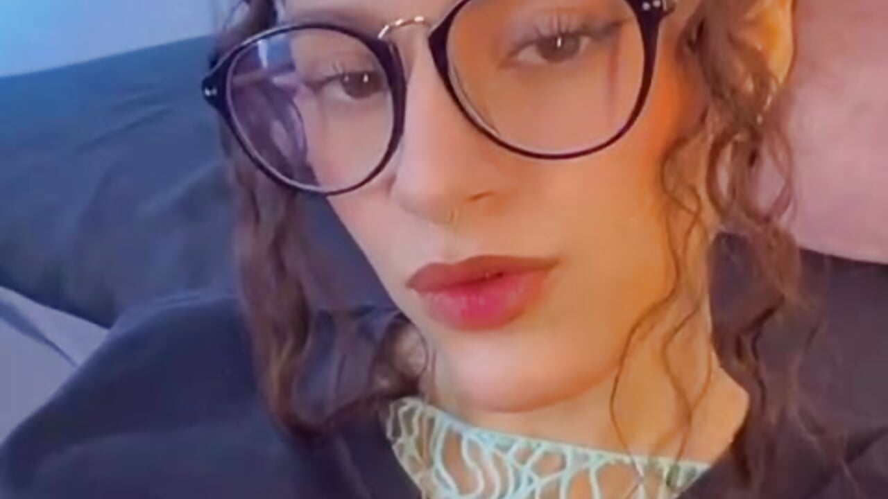 do you like my glasses - Vídeo de maria_Turner1, modelo de vídeos