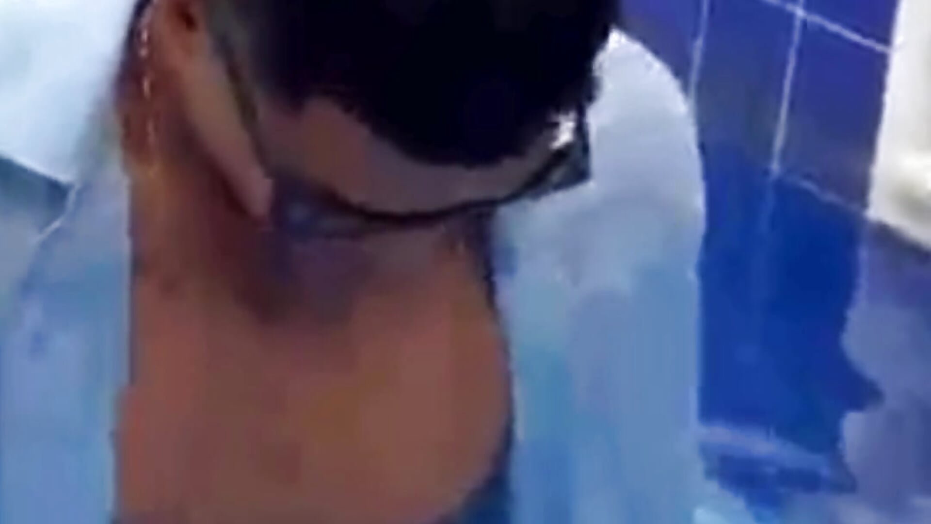 A pool on Valentine's Day! 🔥 - video oleh model kamera AndrewKenoxx_