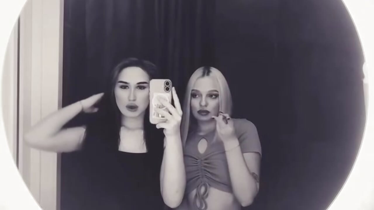 I - video by JaneeLucas cam model