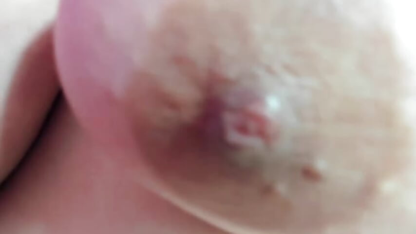 BIG AND SEXY NIPPLES...Private Show－カメラキャストのSarah_Boobs_の動画