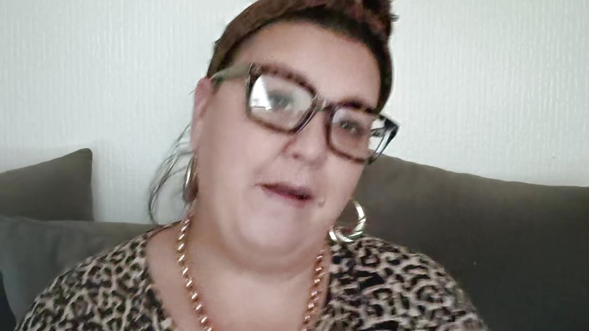 Little introduction of Nova - video av Nova-iswiserx cam-modell