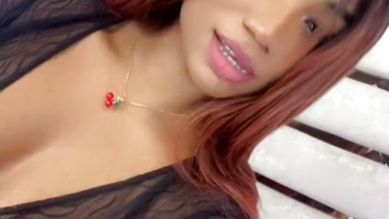 Yummy - video by FarinaLyte cam model