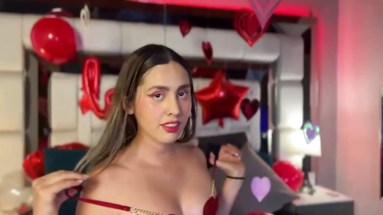 Valentine - video di AmaliaMartinez77 modella di cam