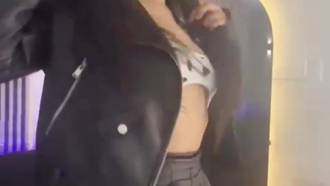 HOLA CHICOS SE QUE PASAREMOS MUY BIEN JUNTOS - clip cu Blue0Velvet model videochat