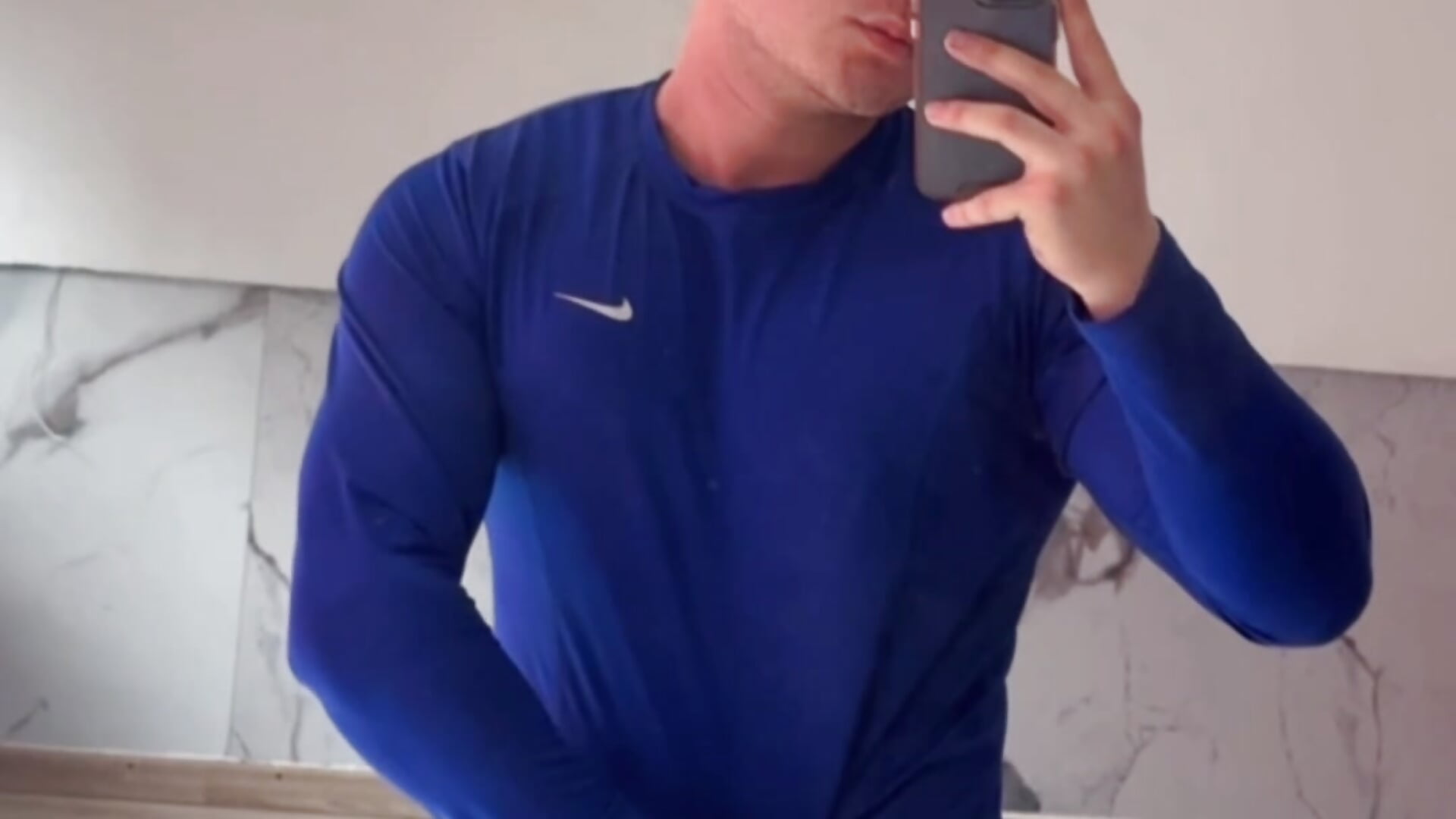 a day of hard training 🥵🦾 - Alexander_Connor主播的视频