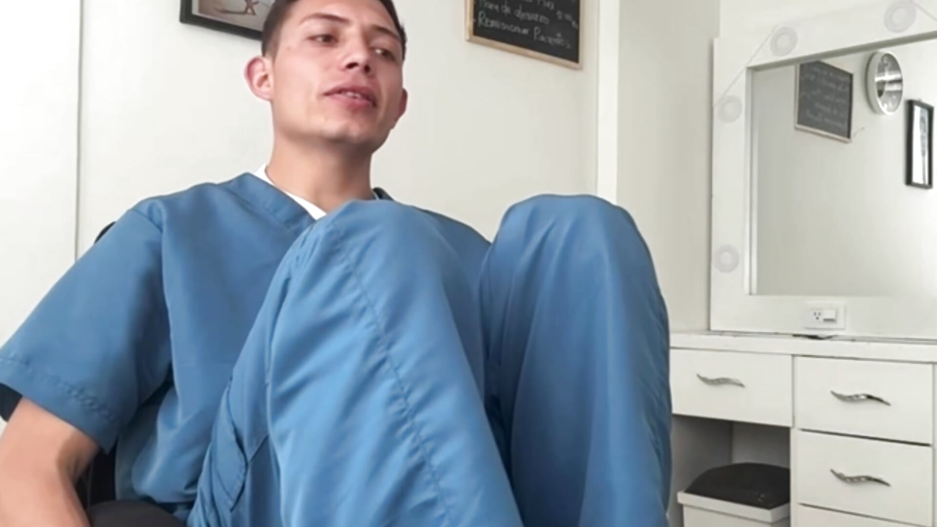 Santi misbehaves in the office🥵😈