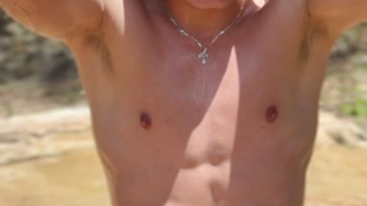 Sexy - video by santiObrero cam model