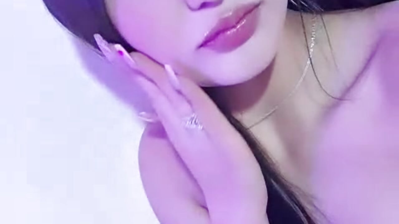 Me 💜 - video by Zoe_swan cam model