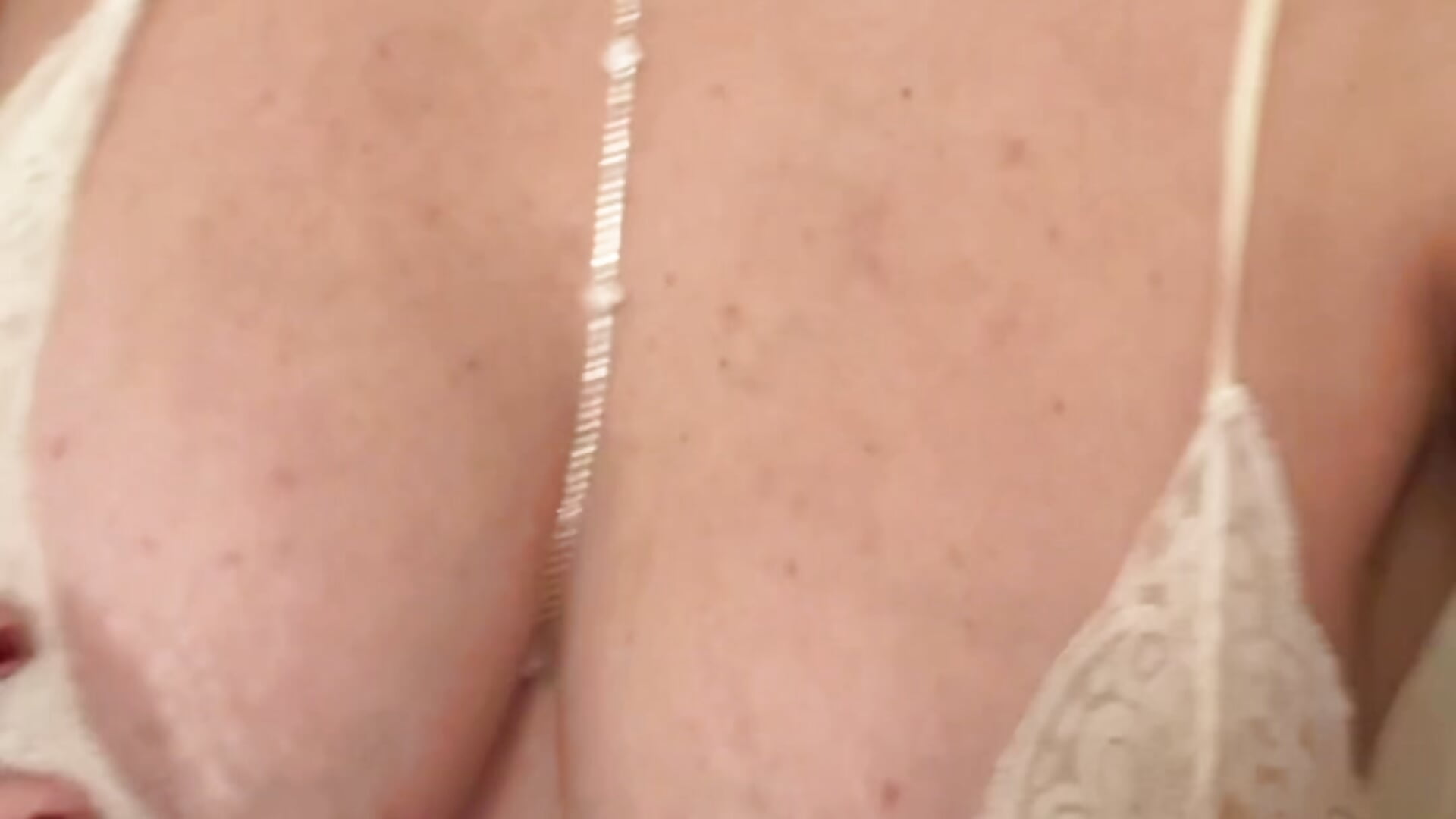 SofiCandela it’s an angel 😇 - video của người mẫu cam SofiCandela