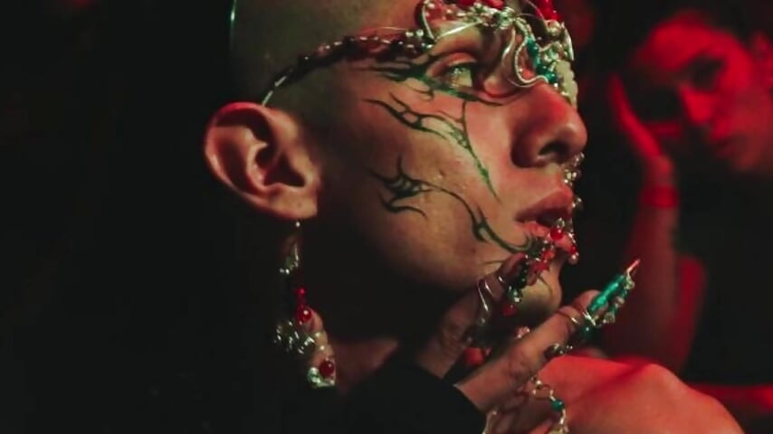 <3 - відео від вебкаммоделі 4L3JX