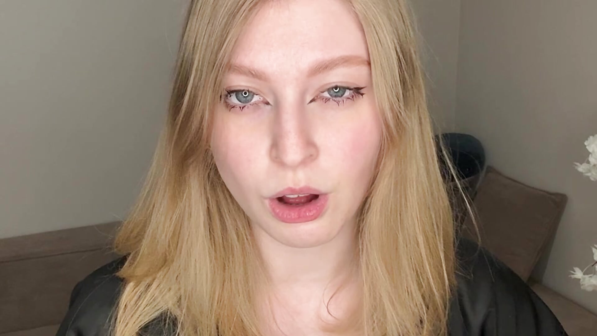 Just me and my VIBE - video av LanaRoxxy cam-modell