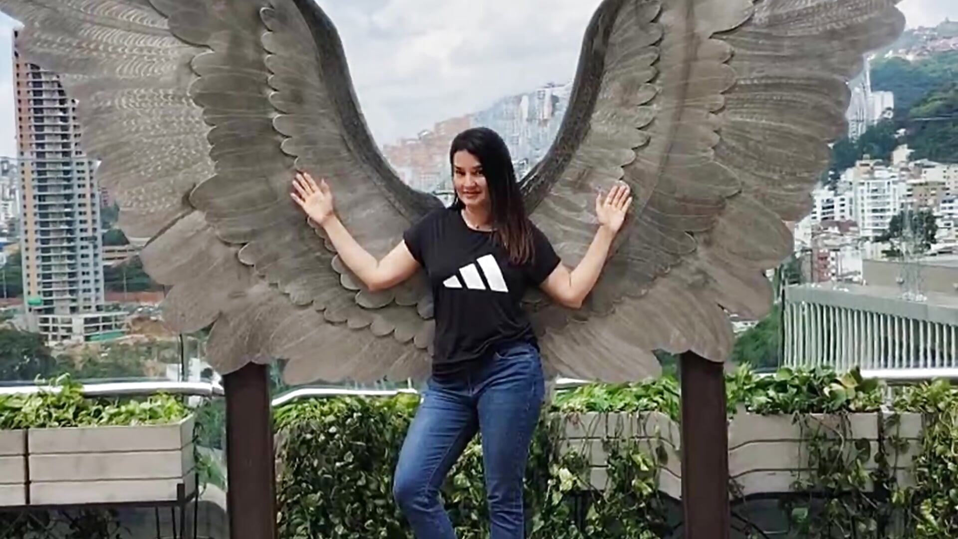 6aa24b5c-ef5e-4584-b7ac-c99509de47e8-1_all_8937 – video modela na kameri sibila