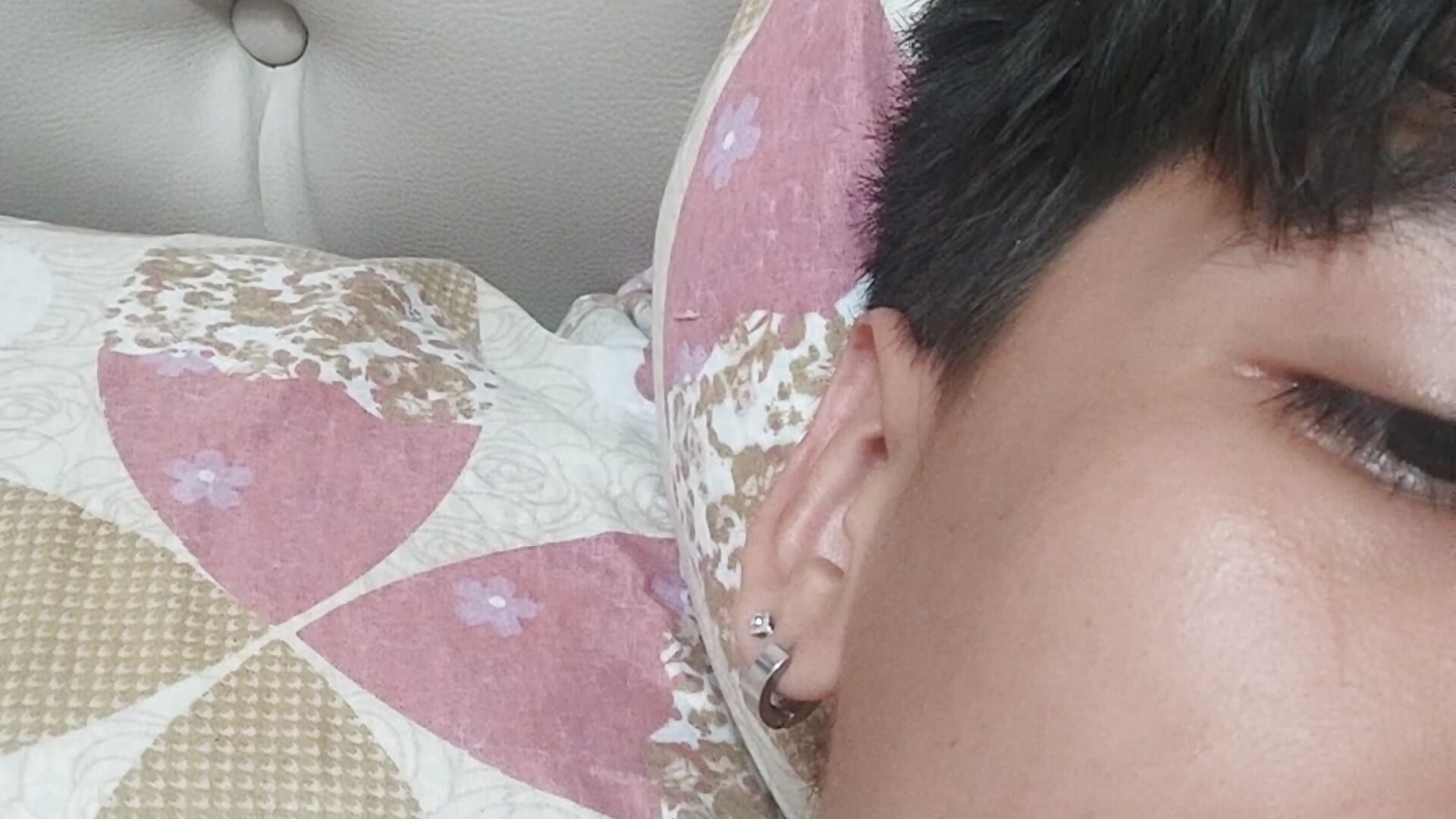 VID_20260117_083403 - clip cu jeans20006 model videochat