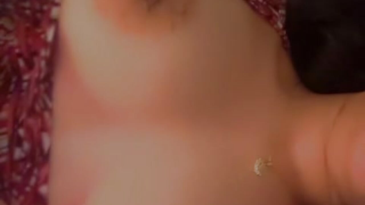 Are my titties small? 🥺 - video rosiepetal kameramallilta