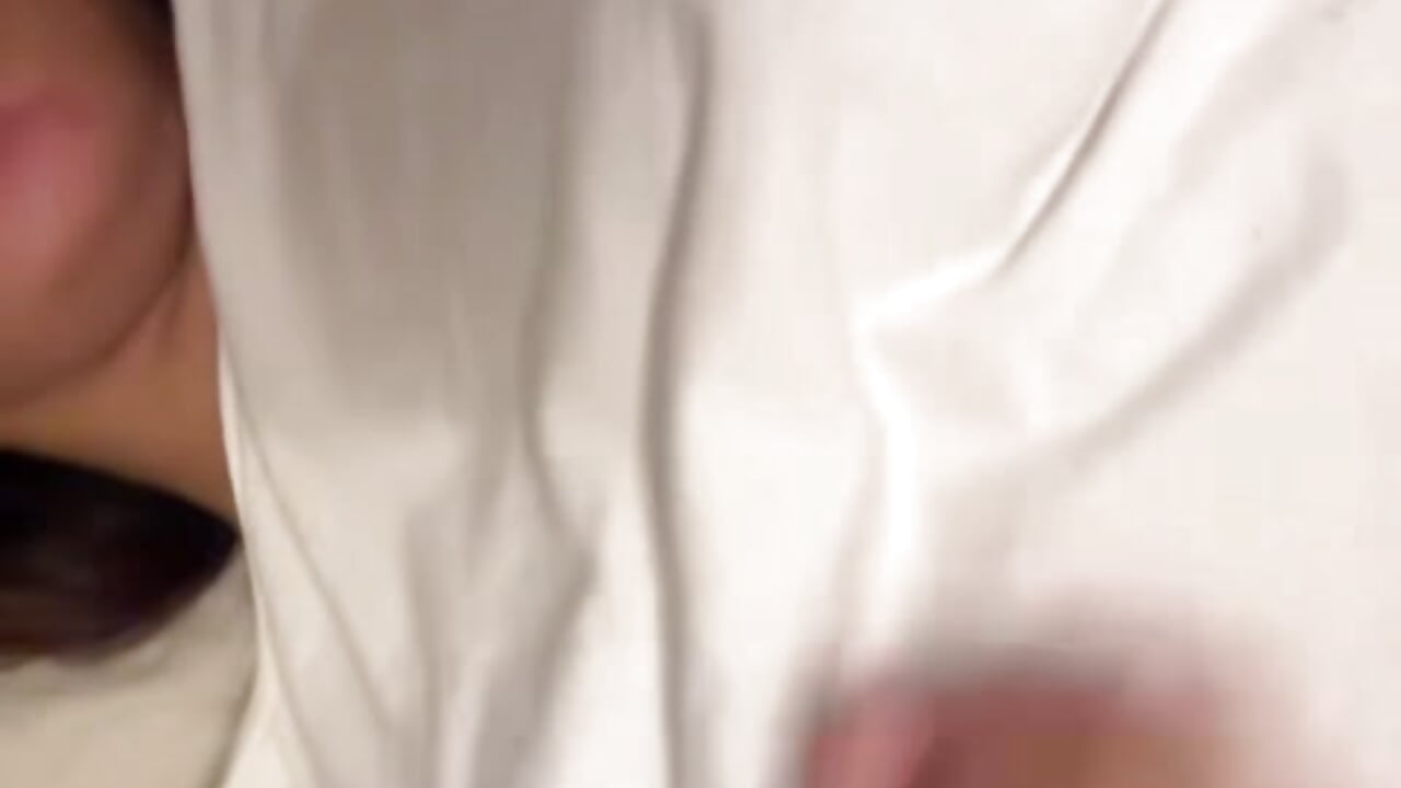 Wanna see what’s between my legs? 😳 check part 2 💋 - video rosiepetal kameramallilta