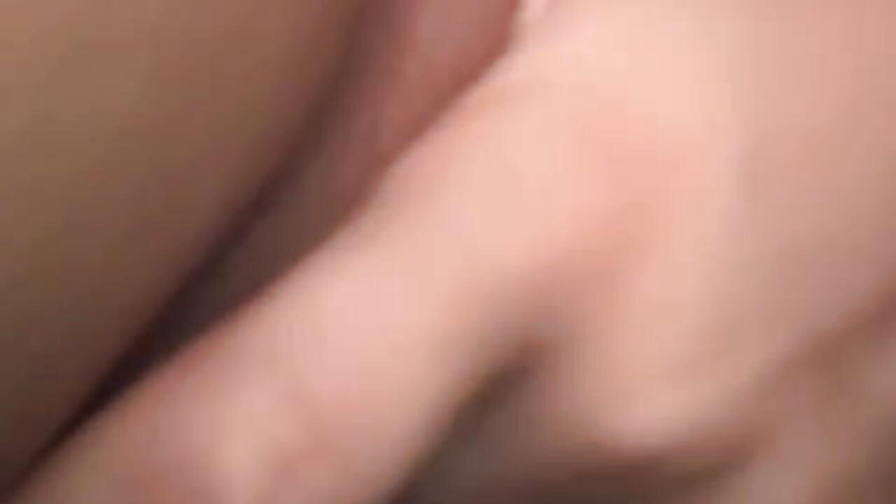 I love rubbing my pussy first thing in the morning part 2 🥵 - video rosiepetal kameramallilta