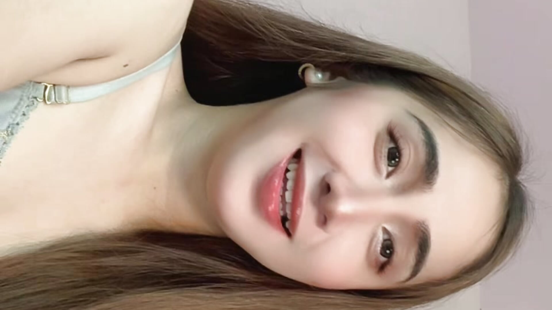 fb2c06d2fd7b4e2a8e05b9718e045e2e - video oleh Maureen_Hilton kamera model