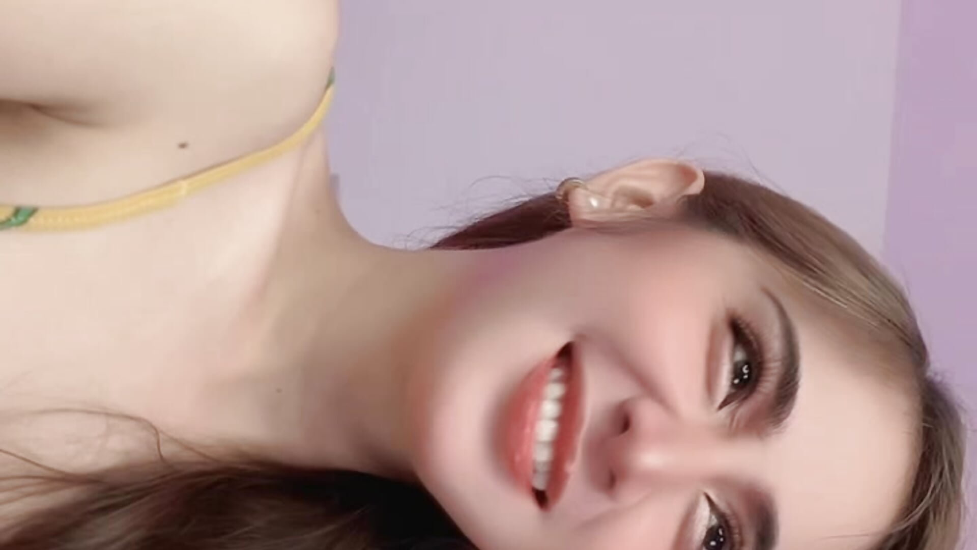 😜🤨😉🥰 - video oleh Maureen_Hilton kamera model