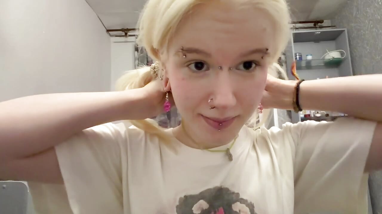 Making a cute outfit for our date – video od webkamerové modelky Mia_WaterFall