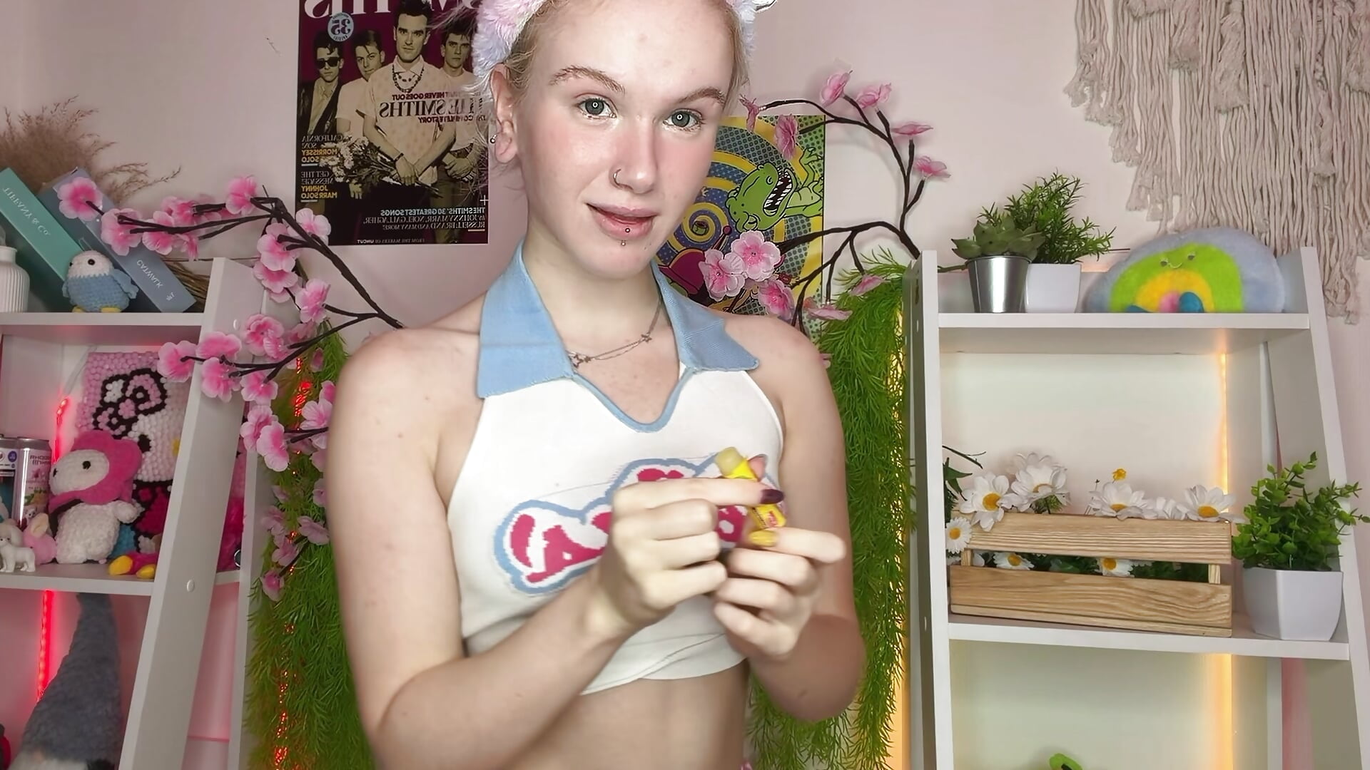 CHEERFULL BLONDE dancing for you - Mia_WaterFall adlı kamera modelinin videosu