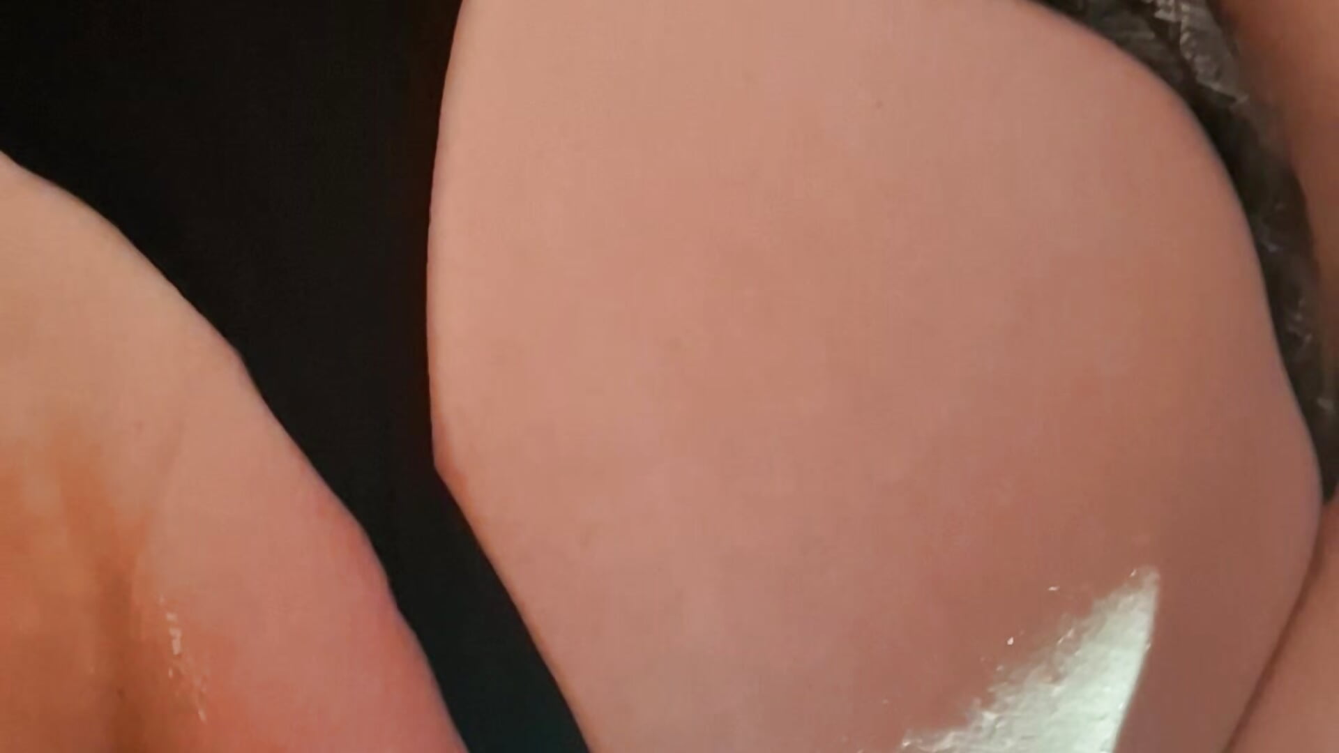 Oh that butt plug Oops...😛😜