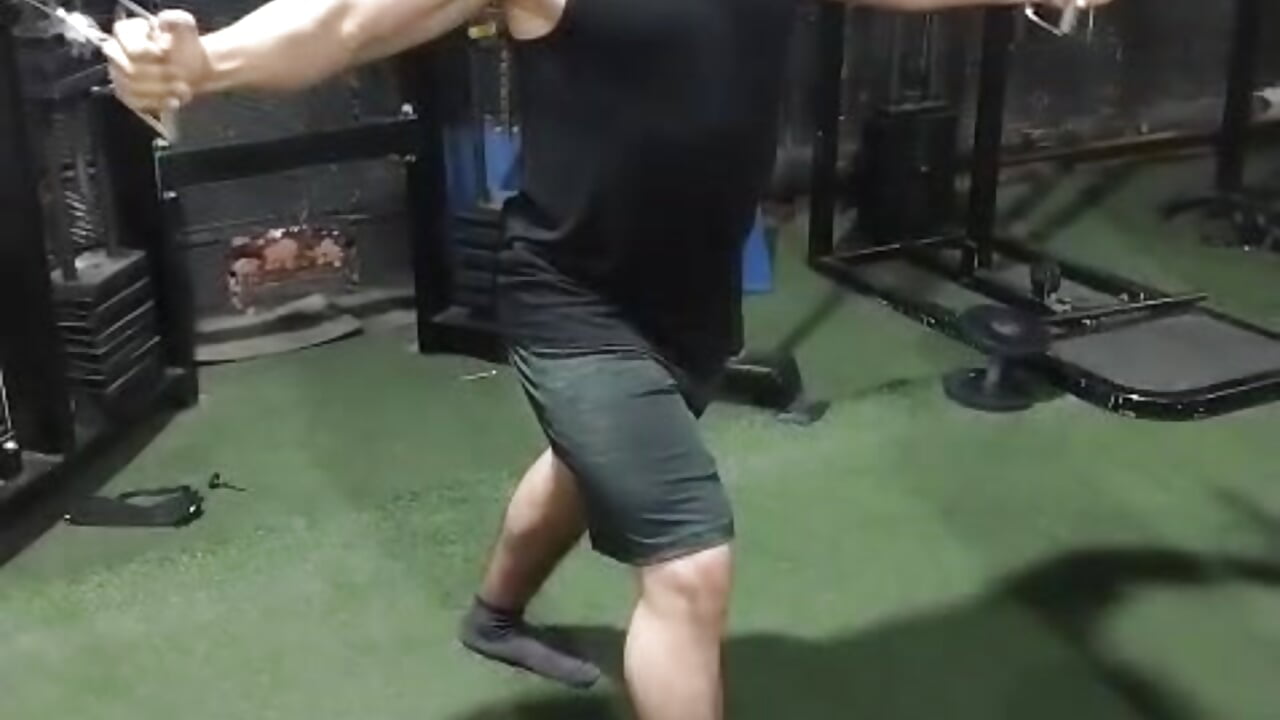 Let's go for that big chest, boys! - Vídeo de AxelWhitte, modelo de vídeos