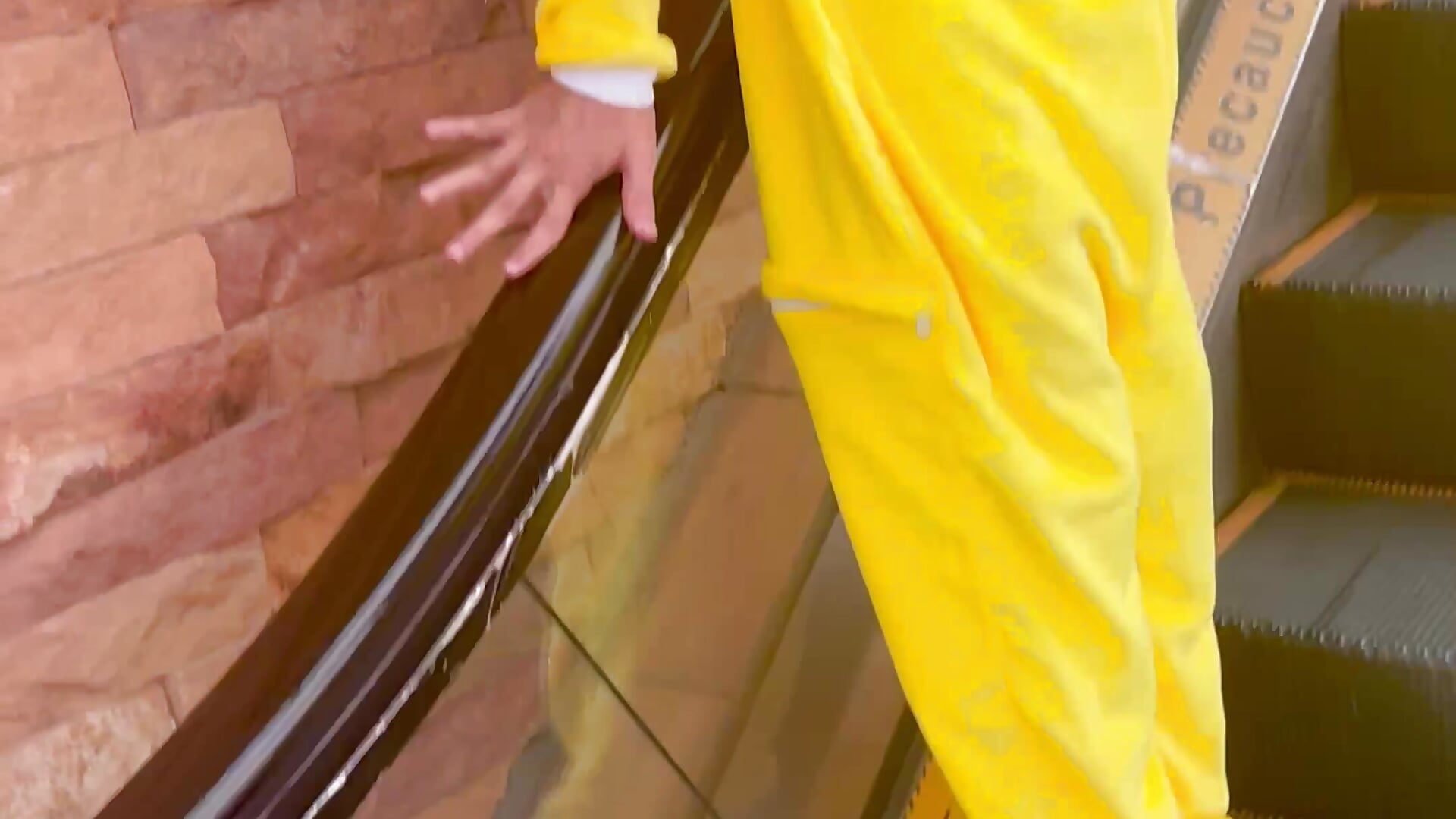 My friend Jean almost fell, so funny 🤭 – video od webkamerové modelky Naim_TheKing