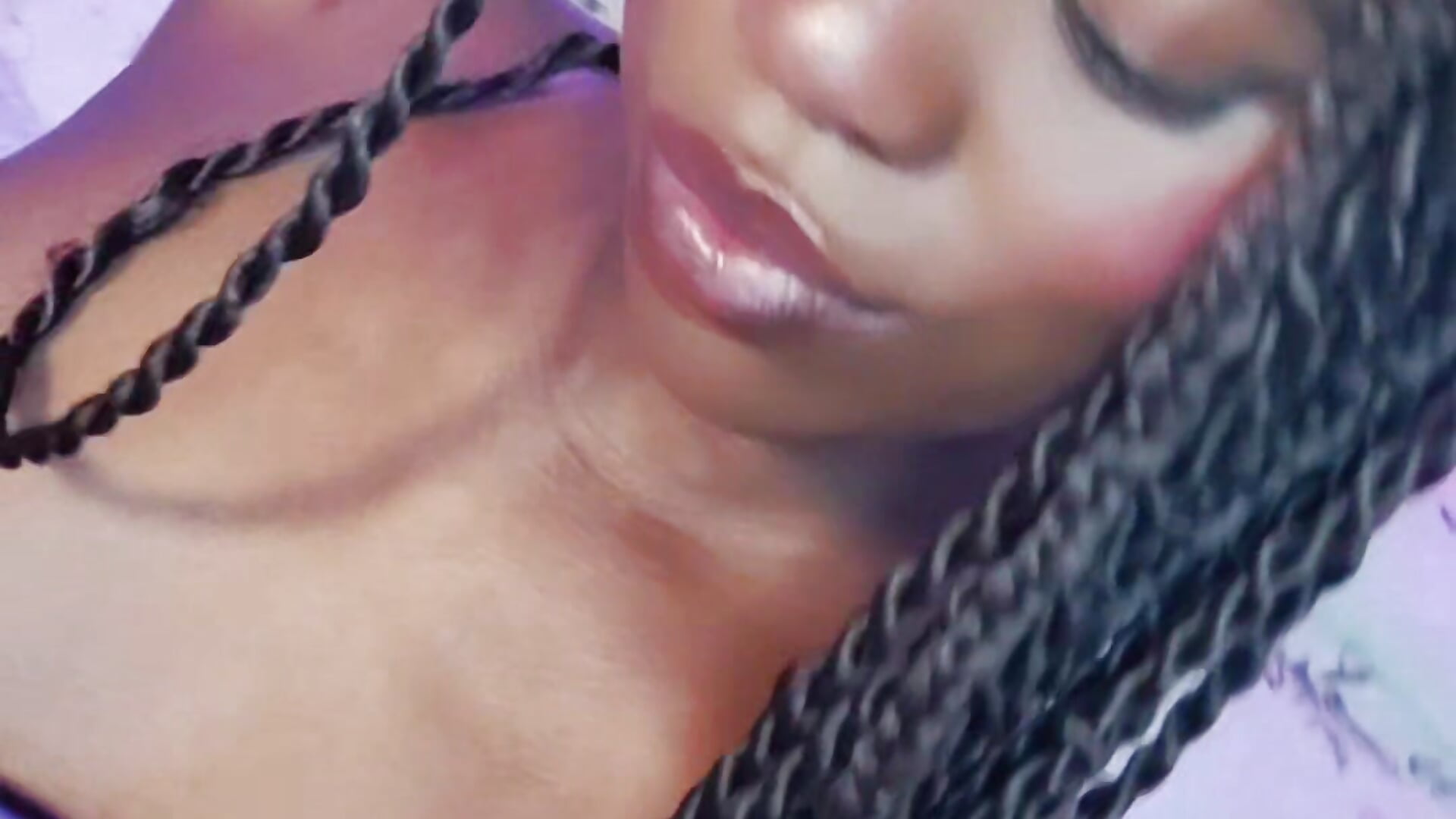 Not everything pretty makes noise 🌷 - відео від вебкаммоделі naomi_campell