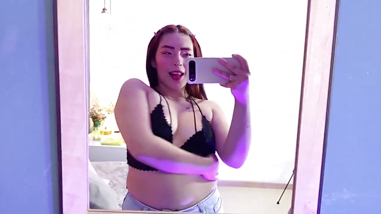 I am shy - Vídeo de Lurea_pearl, modelo de vídeos