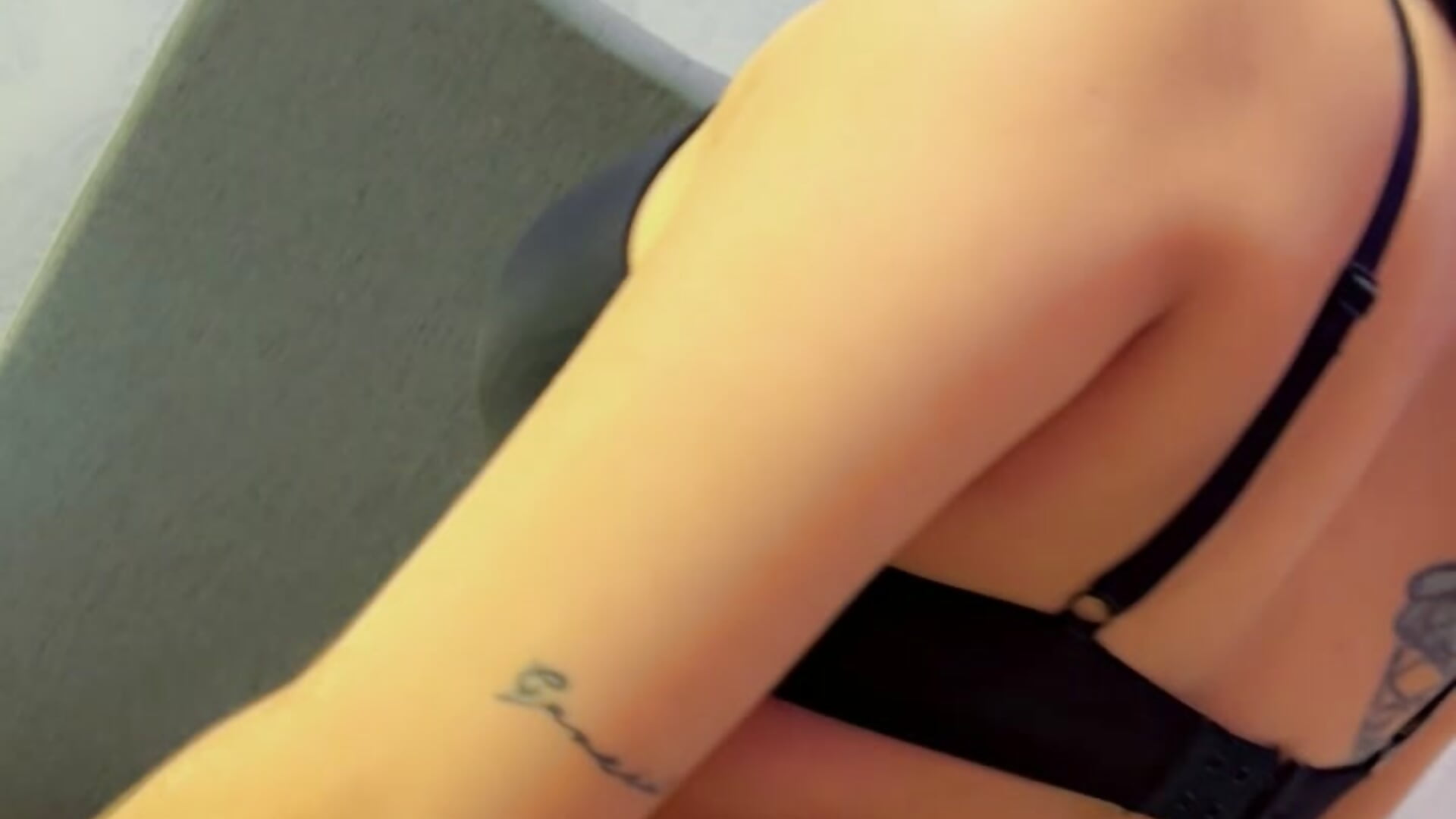 1C4741AA-4DDC-44D1-9B60-3F47A09334B7 - video by Lornamedina07 cam model