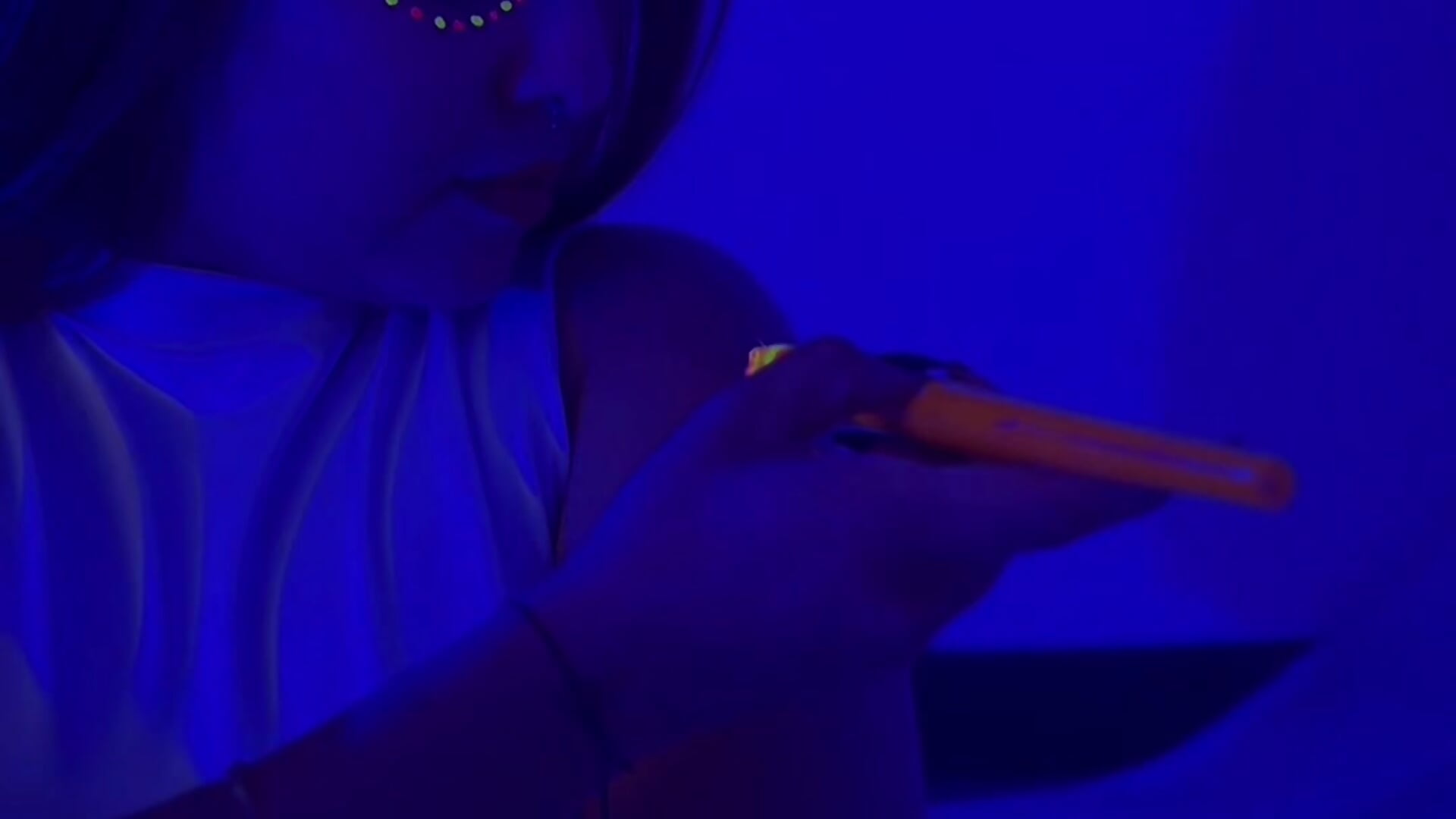 Neón party? 🥵🎨🖌️ - vidéo du modèle de showcams abril_snow