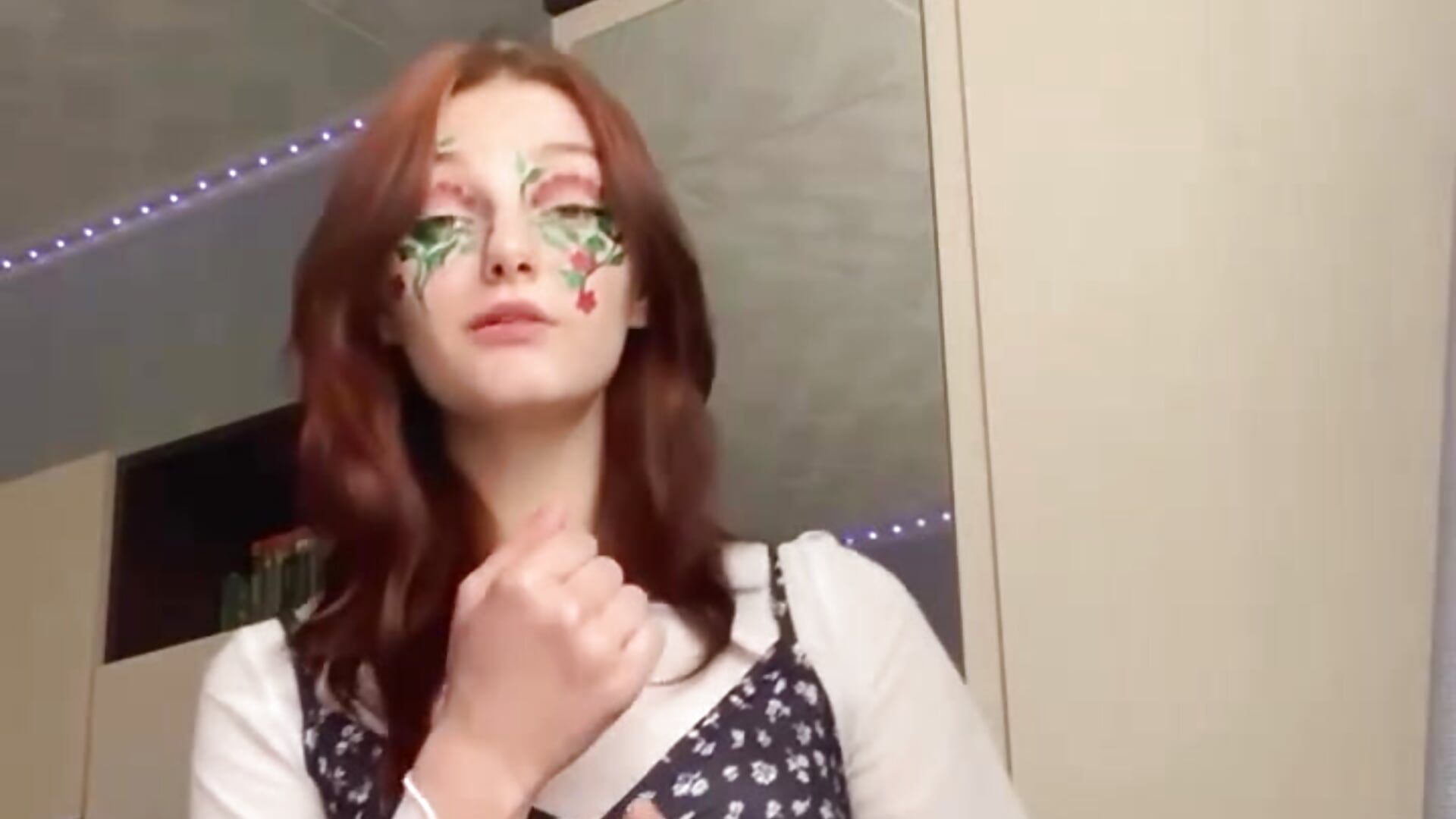 Me<3 - video by ElizabethKolm cam model