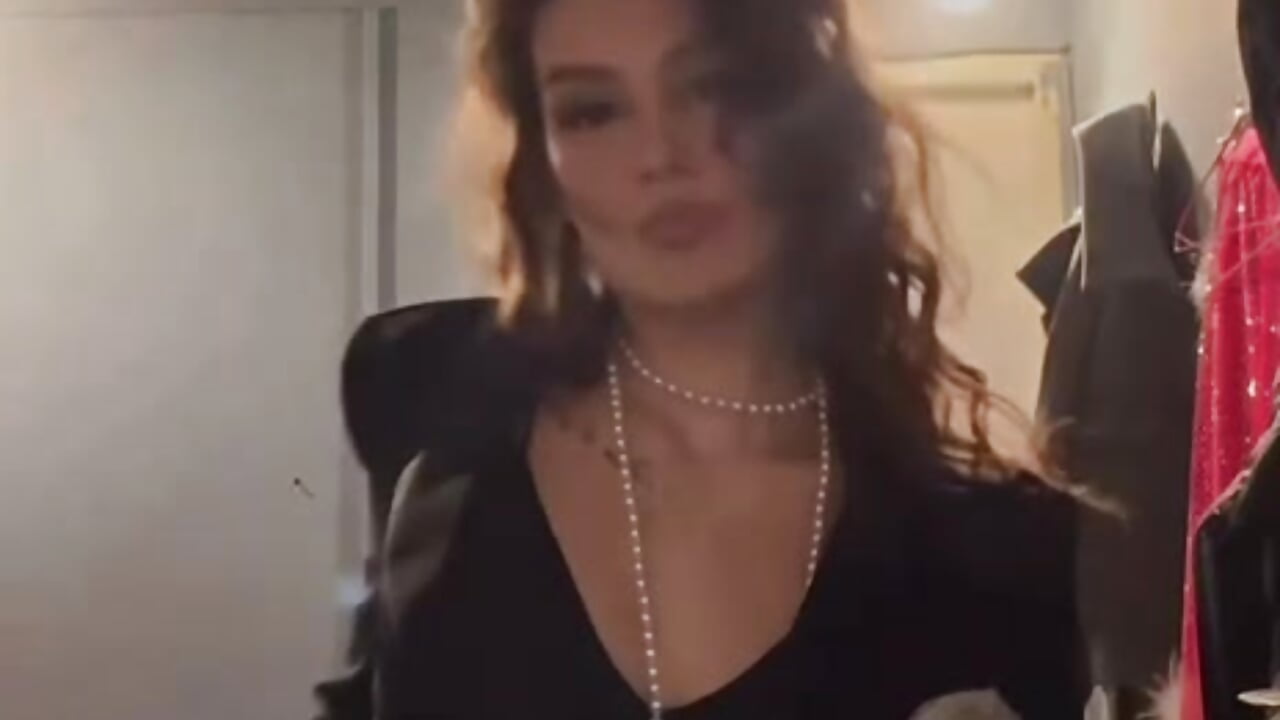 Me :3 - 視頻由 KariCachero 主播提供