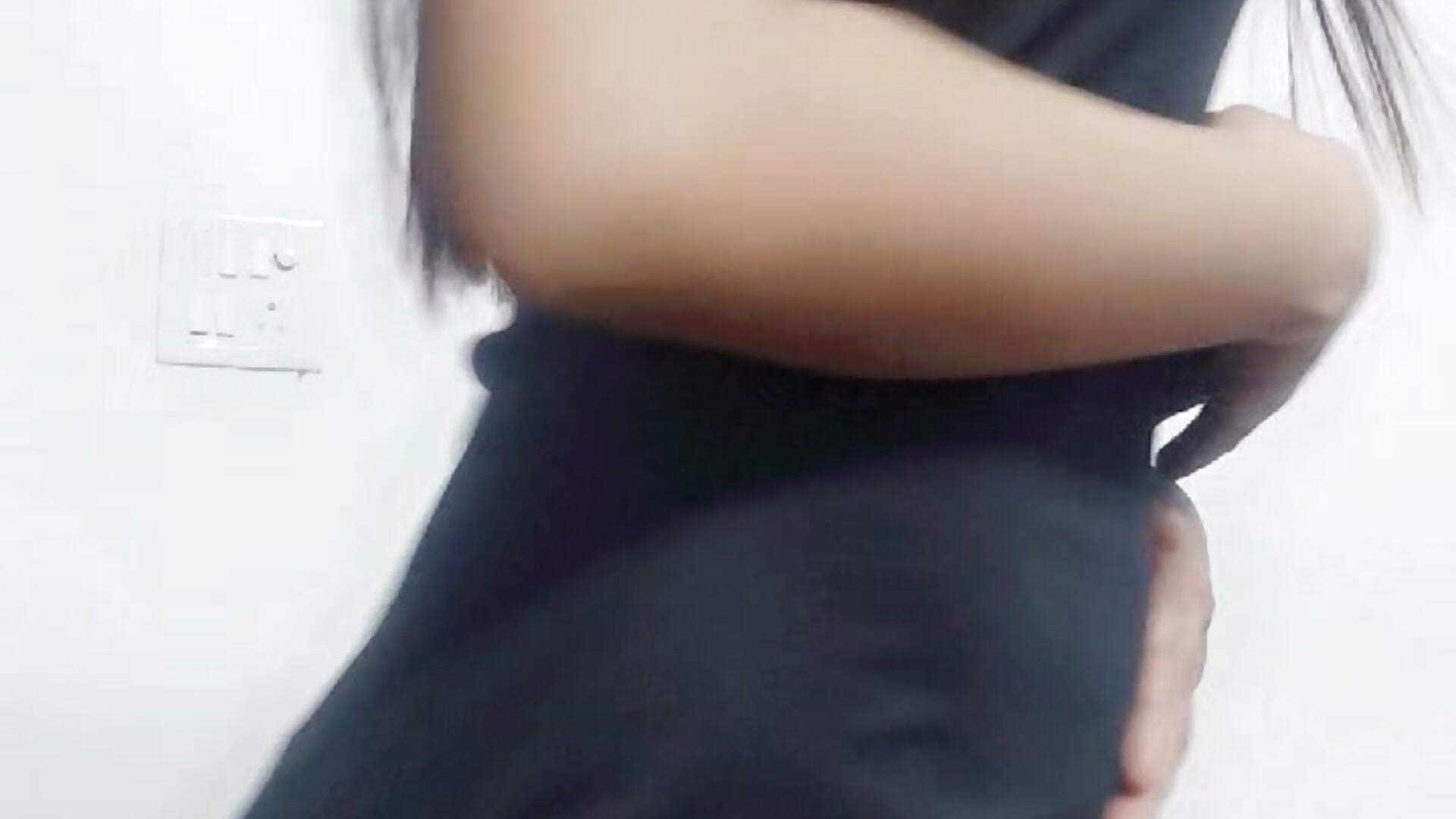 1000076812 – video modela na kameri hotpooja1