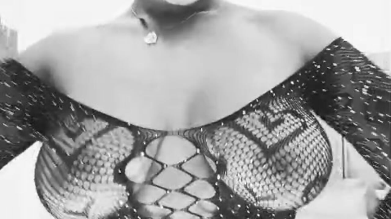 🍑 - video di _Shirley_ modella di cam